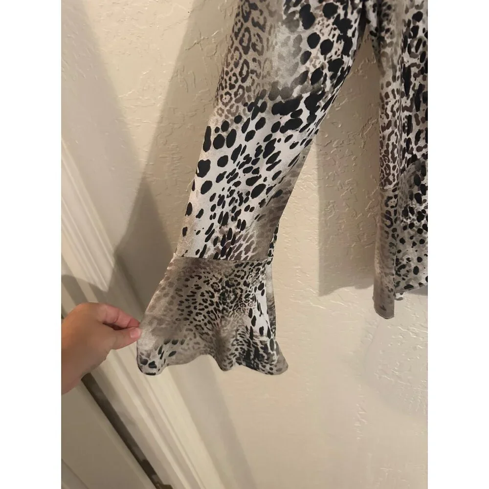 Y Venus V Neck Classy Leopard Animal Print Bell Sleeved Blouse - Picture 2 of 9
